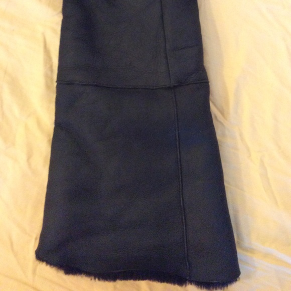 Gucci Cropped Shearling Jacket - Picture 7 of 16